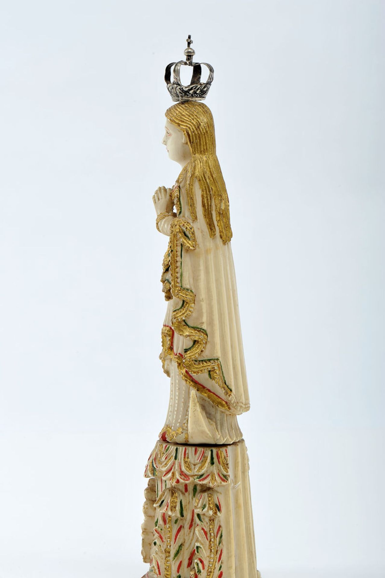 Our Lady of the Immaculate Conception, partly gilt and polychrome ivory sculpture, silver halo, - Bild 2 aus 2