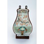 A Suspension Water Tank, Chinese export porcelain, polychrome and gilt decoration "Birds on a