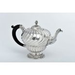 A Teapot, D. José I, King of Portugal (1750-1777), 833/1000 silver, spiral decoration, exotic wooden