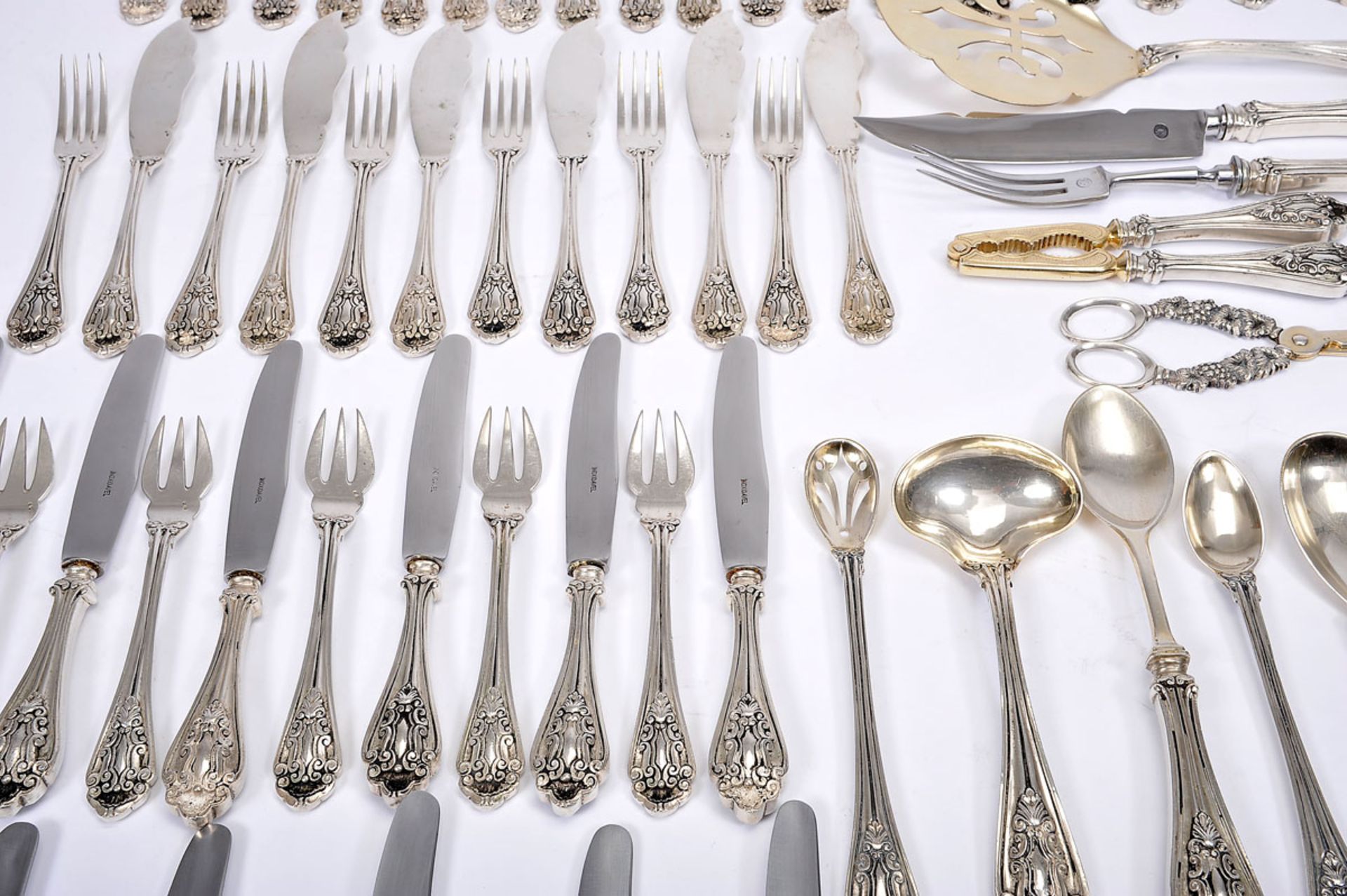 Flatware for 12 people, D. João V (King of Portugal) style,, 833/1000 silver, consisting of 23 - Bild 3 aus 6