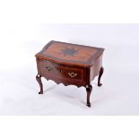 A Small Table, D. José I, King of Portugal (1750-1777), Brazilian roseood, Brazilian mahogany top,