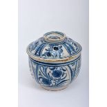 A Covered Box, "Monte Sinai" faience, blue decoration "Flowers", Portuguese, 17th/18th C.,