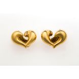 Pair of gold earrings "Heart". Signed and numbered Van Cleef & Arpel CR03.00Y653. [...]
