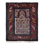 A Shirvan rug, Caucasus early XX century, cm 127x103 - nicchia chiara con griglia [...]