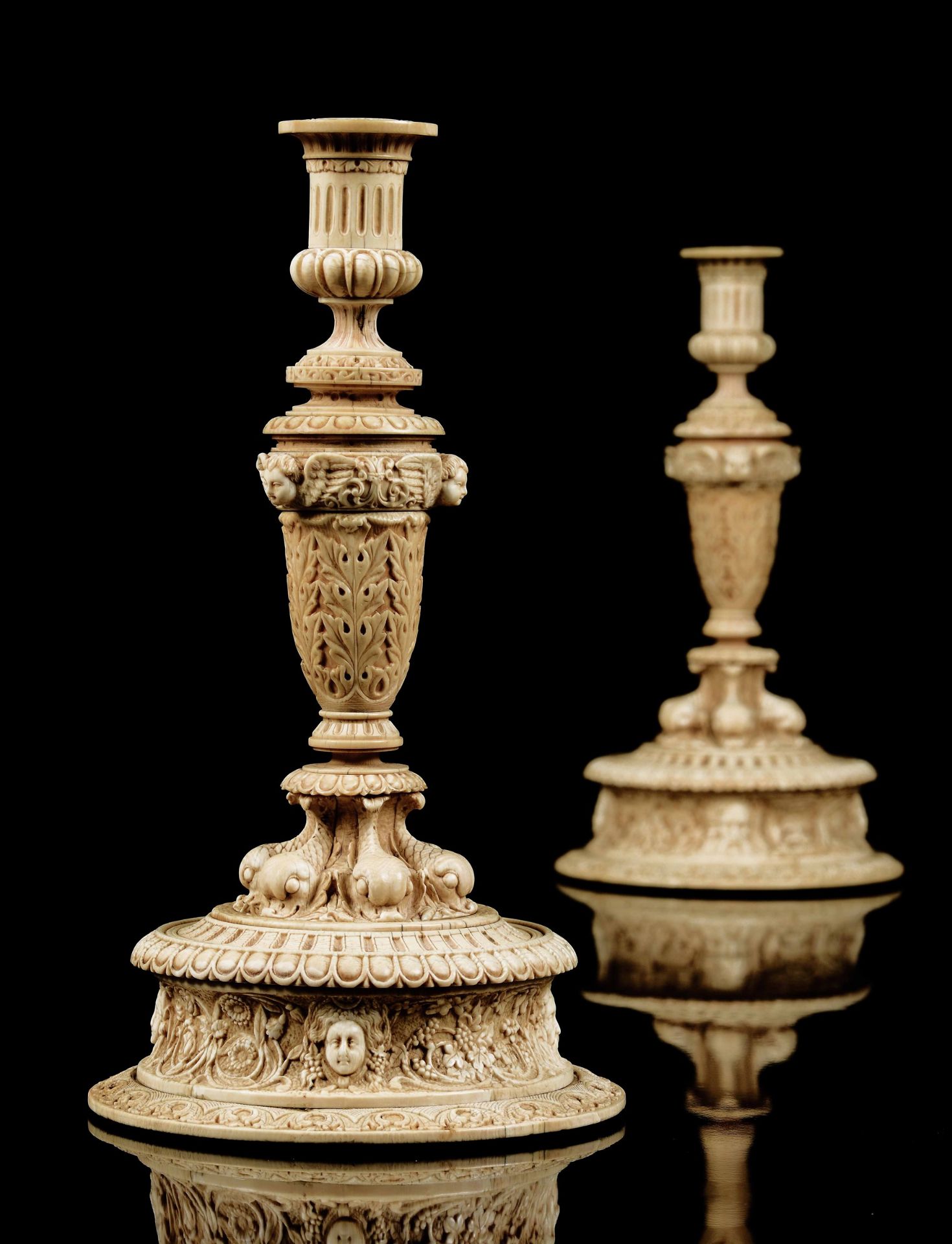Two important ivory candleholders, France, 1800s - A pair of elaborate ivory [...] - Bild 2 aus 2