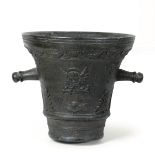 A bronze mortar, Italy, 16-17th century - Molten, turned and chiseled bronze. H 41cm [...]