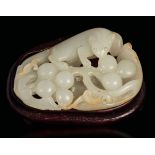 A jade group, China, Qing Dynasty, Qianlong period - A small group in white jade and [...]