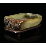 A jade bowl, China, Qing Dynasty, Qianlong period - Yellow jade and russet with an [...]