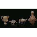 A lot of four agate items, China, 17-1800s - A lot of agate items made up by: a cup [...]