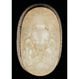 An oval box, China, Qing D., Qianlong period - An oval silver box with a white jade [...]