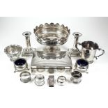 An Edward VII silver circular "Monteith" pattern bowl with shaped and moulded rim and reeded band to