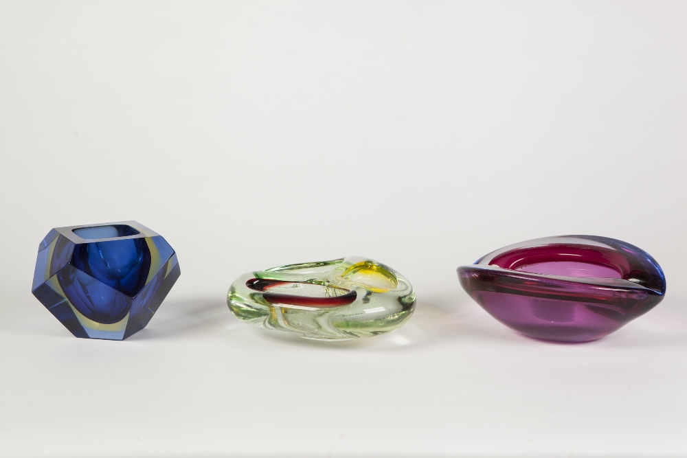 SIX PIECES OF MURANO COLOURED GLASS, comprising: pear shaped PAPERWEIGHT, oval ASHTRAY, small - Image 2 of 2