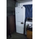 HOTPOINT ICED DIAMOND FRIDGE FREEZER RFAA 52