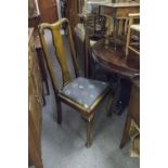 A SET OF FOUR QUEEN ANNE STYLE DINING CHAIRS