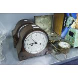 A COLLECTION OF CLOCKS; TO INCLUDE TWO OAK CASED MANTEL CLOCKS, A SQUARE BRASS FRAMED MANTEL CLOCK