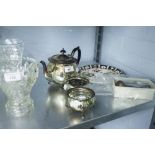 A SILVER PLATE VINERS THREE PIECES COFFEE SERVICE, COMPRISING; POT SUGAR BOWL AND A CREAM JUG (3)