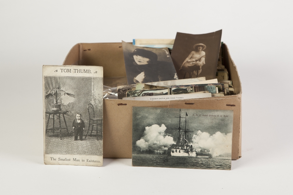COLLECTION OF EARLY 20TH CENTURY LOOSE POST CARDS to include approximately 28 relating to the