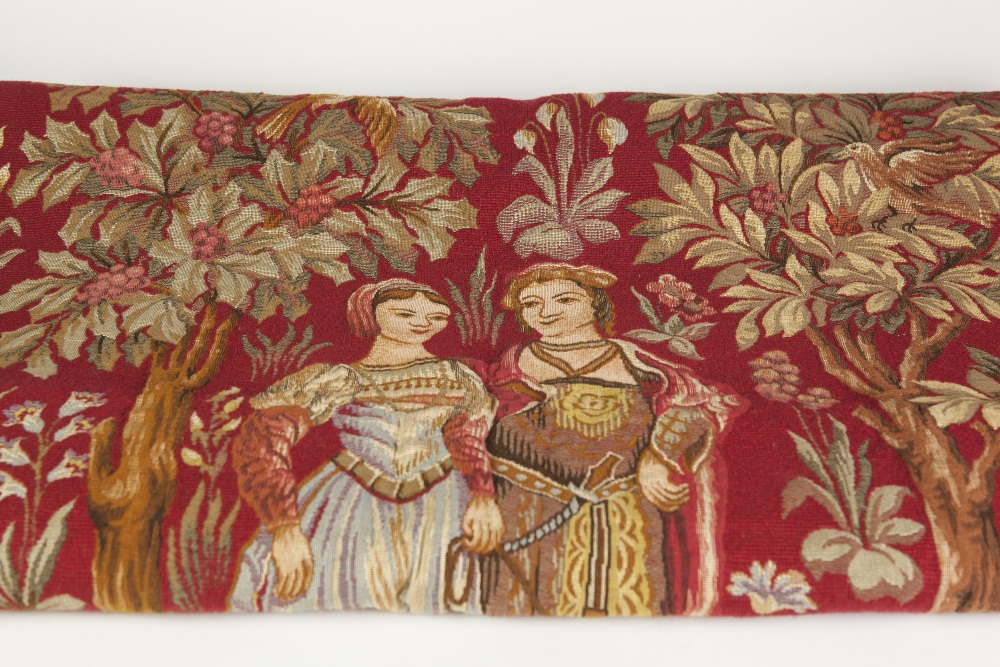 FLEMISH STYLE MACHINE WOVEN TAPESTRY WALL HANGING depicting medieval couple with dog in a garden - Image 3 of 3