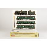 HORNBY 00 GAUGE LIMITED EDITION TRAIN PACK 'THE ATLANTIC COAST EXPRESS' containing Merchant Navy