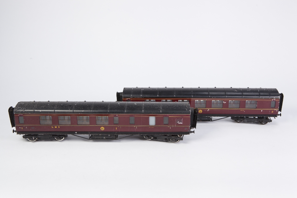 TWO EXLEY 'O' GAUGE TYPE K6 CORRIDOR COACHES IN LMS MAROON LIVERY, viz 1st /3rd No. 3222 and 1st