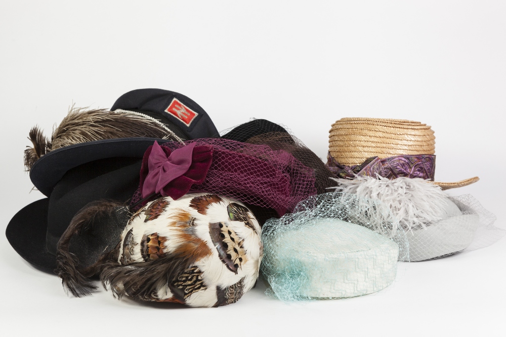 COLLECTION OF LADIES DRESS HATS AND OTHERS to include an exotic feather cap, several pill box