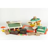 CHILDRENS TOYS AND GAMES, VARIOUS to include Fisher Price plastic 'School Days Desk' with magnetic