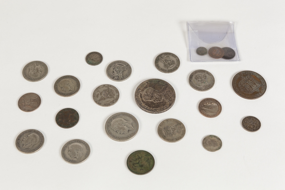 SMALL SELECTION OF GEORGE V MAINLY SILVER COINAGE to include; 1935 Canada Dollar (VF), Florin