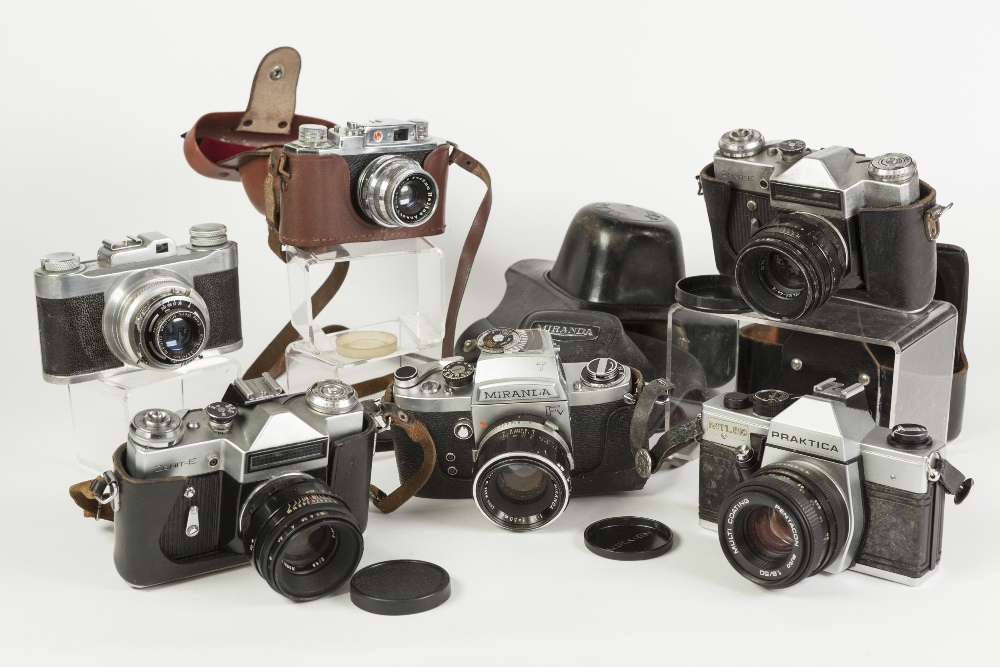 GERMAN 'PANTA' SLR CAMERA, with cast alloy and black fabric case, the back with depth of field chart