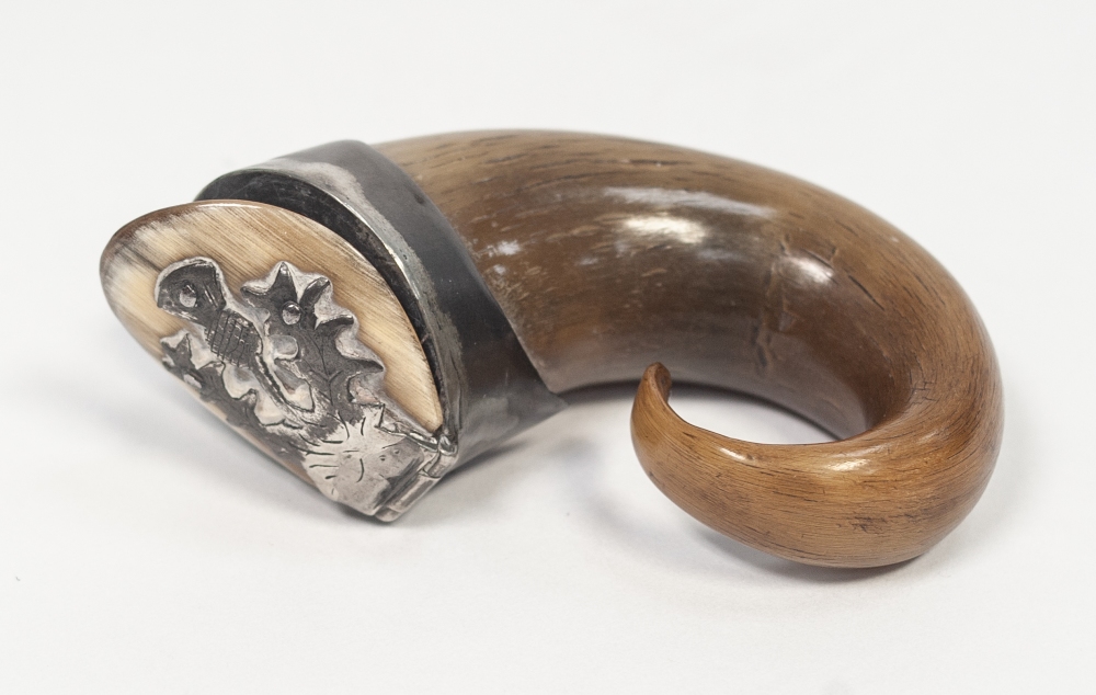A NINETEENTH CENTURY SCOTTISH WHITE METAL MOUNTED HORN SNUFF MULL