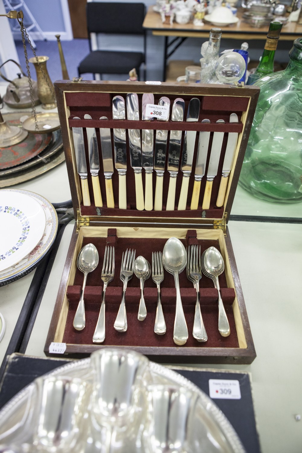 A CASED SET OF ELECTROPLATE CUTLERY FOR SIX PERSONS, SOME WITH BONE HANDLES, IN OAK FITTED BOX AND A