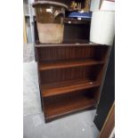 A REPRODUCTION DARK MAHOGANY BOOKCASE, WITH FIVE SHELVES, ANOTHER SIMILAR WITH THREE SHELVES AND