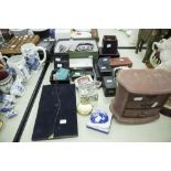 QUANTITY OF LOW VALUE WATCHES, 3 DRAWER JEWELLERY BOX, SMALL QUANTITY OF JEWELLERY, COMPACT CASES,