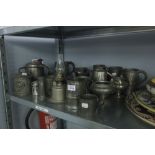 A LARGE ELIZABETH II COMMEMORATIVE PEWTER TANKARD, TOGETHER WITH A COLLECTION OF PEWTER TANKARDS,