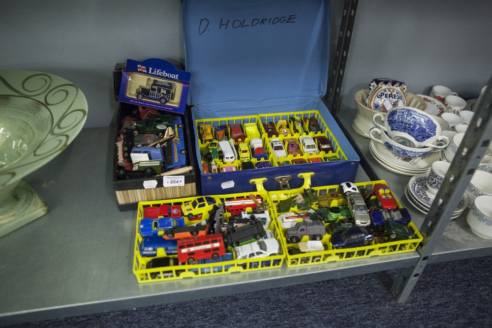 APPROX 70 MATCHBOX AND CORGI MODEL VEHICLES