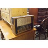 A VINTAGE 'HIS MASTER'S VOICE' MODEL 1376 RADIO