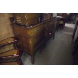 AN EARLY TWENTIETH CENTURY MAHOGANY SIDEBOARD, WITH BLIND FRET CARVED LEDGE BACK, TWO DRAWERS AND
