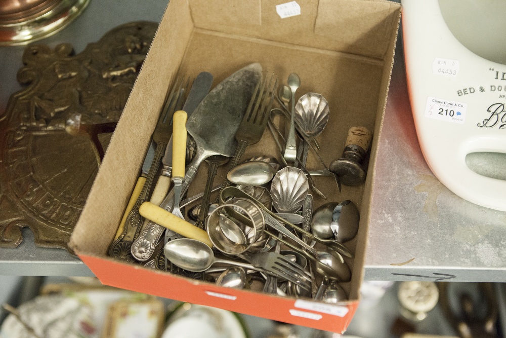 SILVER NAPKIN RING AND A QUANTITY OF ELECTROPLATE LOOSE CUTLERY