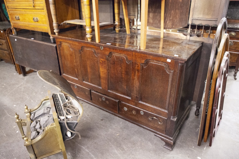 EIGHTEENTH CENTURY OAK DOWER CHEST WITH LIFT-UP TOP AND DRAWER BELOW