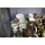 A 21 PIECE FLORAL PATTERN TEA SET AND KENPLATE TEA AND COFFEE POTS, CERAMIC HAMMER SEAL (24)