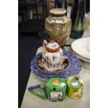 JAPANESE LOBATED CHINA TEAPOT, DESIGN OF GEISHA GIRLS AND HAVING FITTED TEA INFUSER, JAPANESE