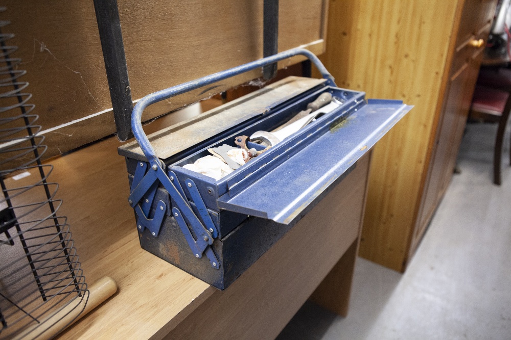 A TOOL BOX WITH CONTENTS