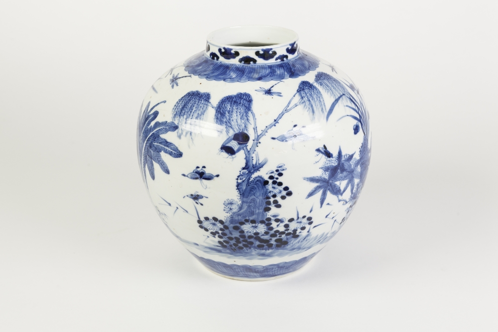 NINETEENTH CENTURY CHINESE BLUE AND WHITE PORCELAIN VASE, of baluster form, outlined and washed with - Image 3 of 4