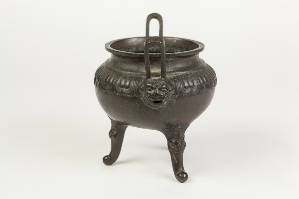 A CHINESE LATE QING DYNASTY TWO HANDED BRONZE INCENSE BURNER, the rectangular section loop handles - Image 2 of 5