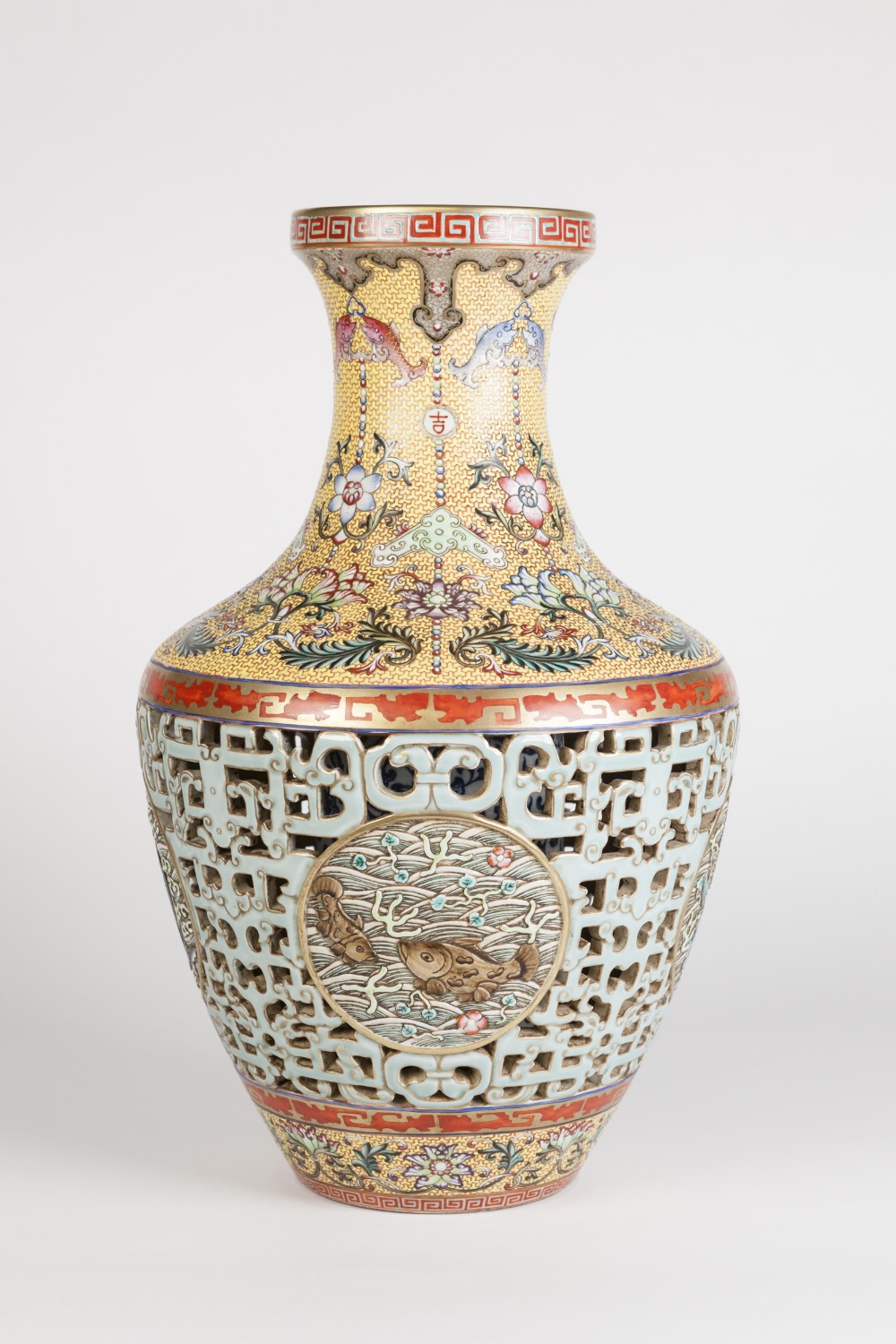 A FINE CHINESE PORCELAIN DOUBLE WALLED RETICULATED VASE, THE OVOID BODY PIERCED WITH PALE BLUE - Image 2 of 9