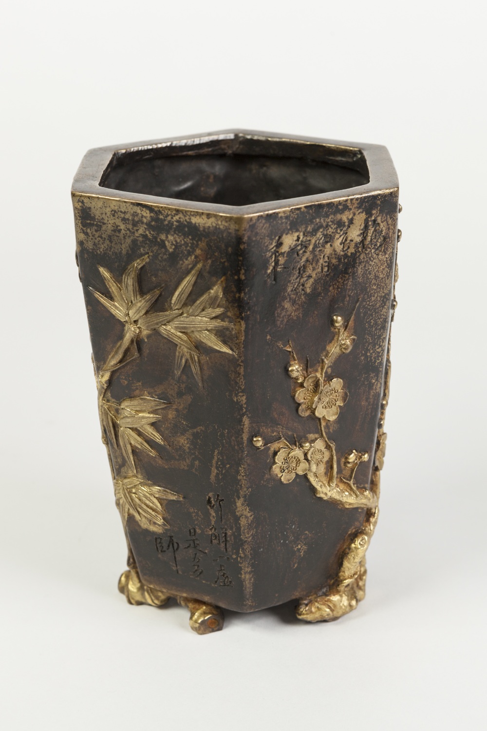 A GOOD CHINESE QING DYNASTY PATINATED AND PARCEL GILDED BRONZE HEXAGONAL TAPERED VASE, in case and - Image 2 of 4