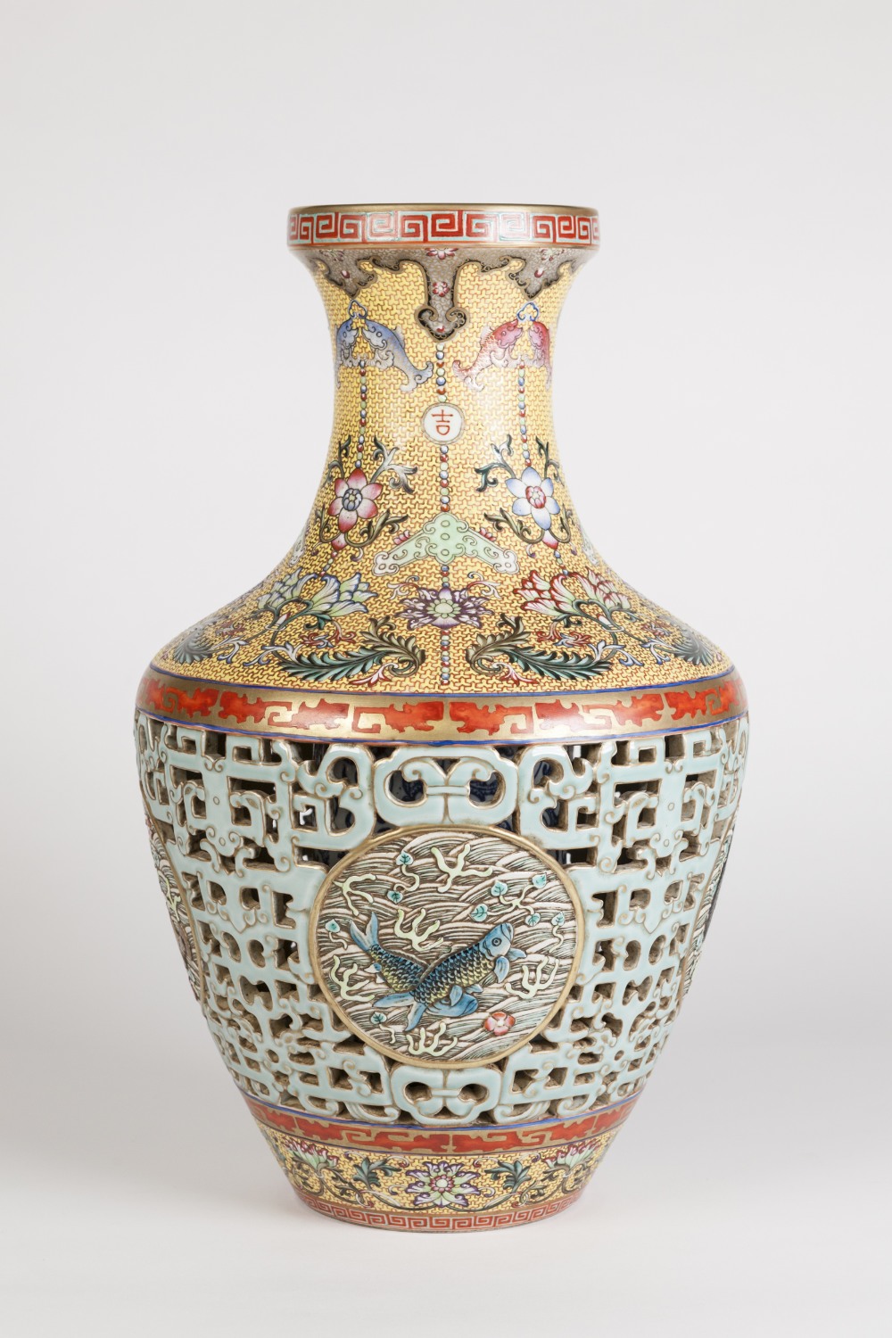 A FINE CHINESE PORCELAIN DOUBLE WALLED RETICULATED VASE, THE OVOID BODY PIERCED WITH PALE BLUE - Image 3 of 9