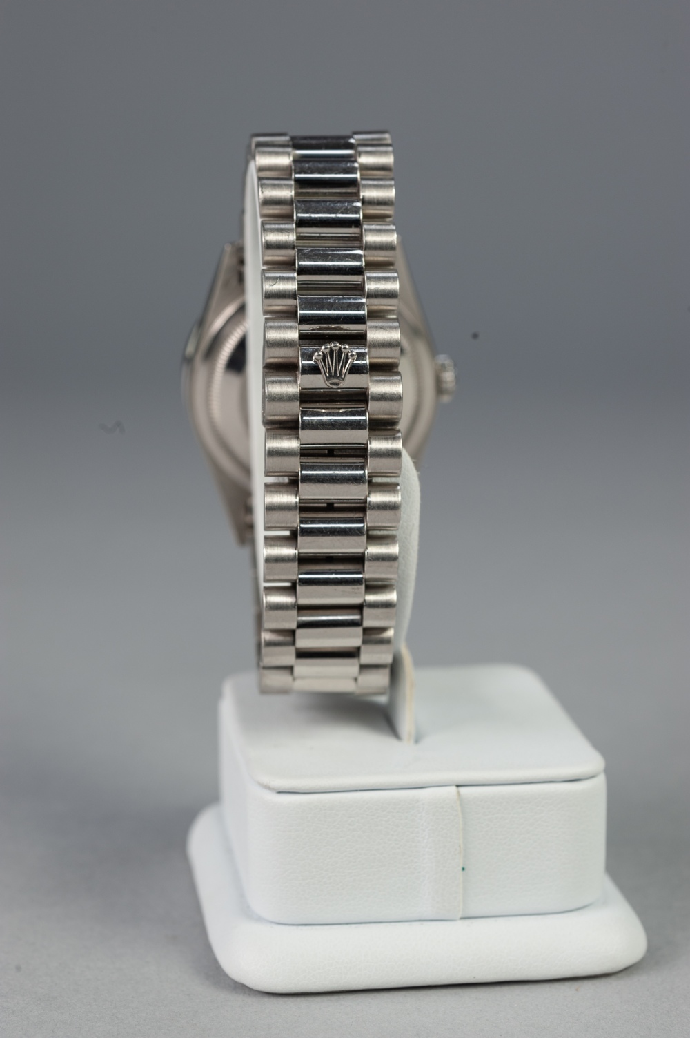GENTS ROLEX 'PRESIDENT' PLATINUM AND DIAMOND OYSTER PERPETUAL OFFICIALLY CERTIFIED SUPERLATIVE - Image 3 of 9
