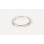 MODERN 18ct WHITE GOLD WEDDING RING, Birmingham 2006, 2.1gms