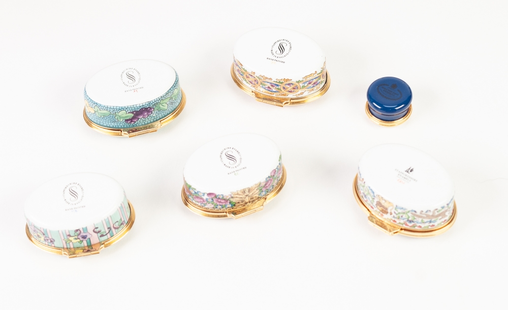 FIVE MODERN 'STAFFORD ENAMELS' HAND PAINTED ENAMELLED OVAL BOXES, 2" wide, year boxes for 1992, - Image 3 of 3