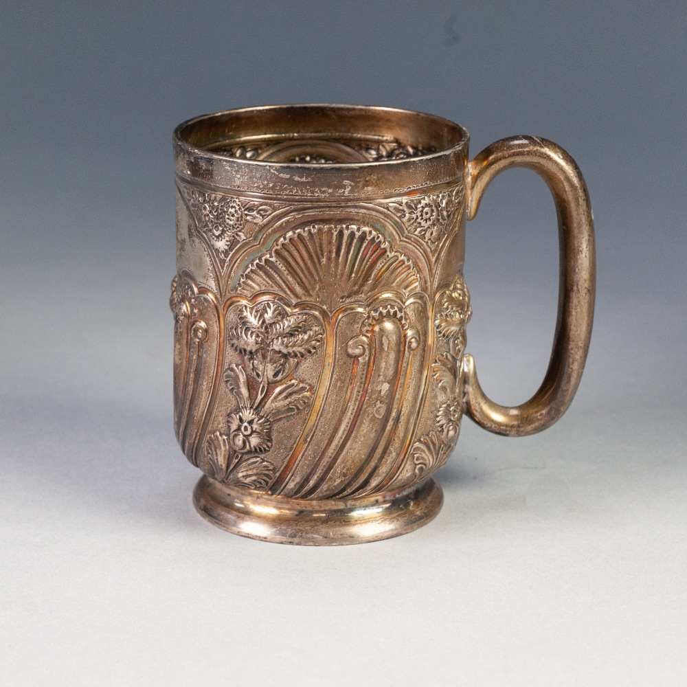 VICTORIAN SILVER HALF PINT MUG, straight sided and tucked in over the plain low domed foot, plain ' - Image 2 of 2